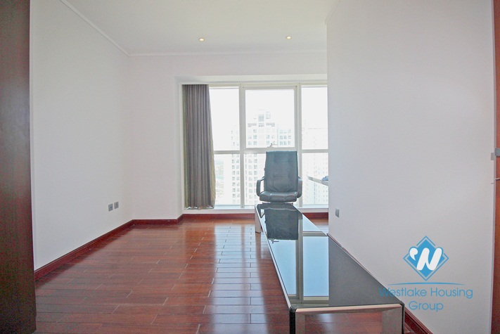 Nice three bedrooms apartment for rent in L tower, Ciputra urban, Tay Ho, Ha Noi
